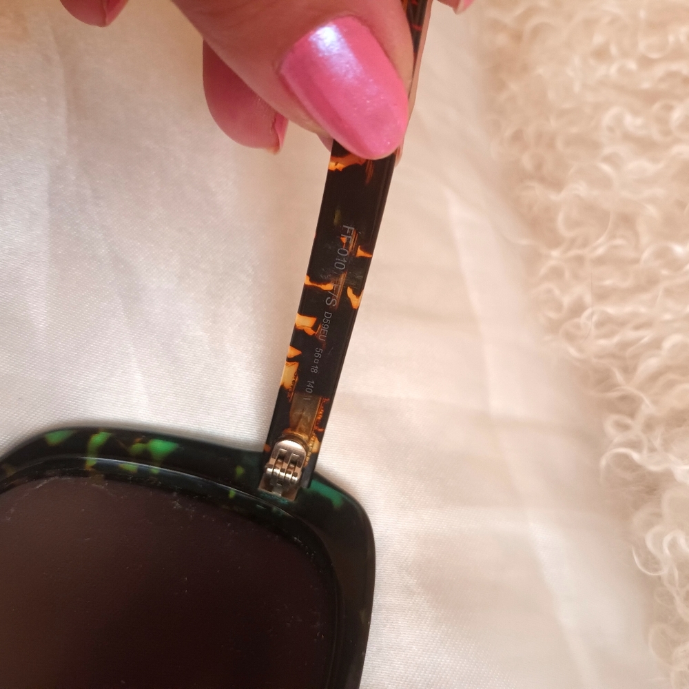FENDI Sunglasses - Picture 5 of 12